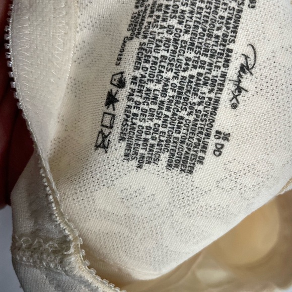 😍Playtex Cream Wireless Bra with Wide Straps in new condition with out tags - Picture 3 of 3